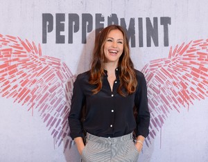         jen170818BZNimage114.jpg
