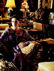 465752625_NewYorkMagazine27Feb1989charmedlivesbymikeruss07.thumb.jpg.1b3c53a542a99bada54c61c3eaa6eddd.jpg