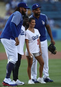 4EC95C1D00000578-6025381-Say_cheese_The_starlet_shared_a_photo_with_Dodgers_Kenley_Jansen-a-14_1533343199298.jpg