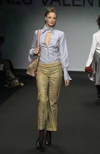 521455456_InesValentinitschFW2001MFW5.thumb.jpg.41948c9928b3b14535f568ceea3d29b6.jpg