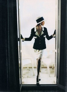 533312524_USVogueFebruary1989basicbluebydemarchelier3.thumb.jpg.fce2825efd8acd26e64bd0fe15a69f83.jpg