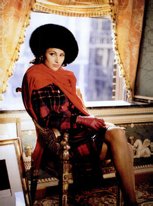 538195075_NewYorkMagazine9Nov1992prettycarlislebychuckbaker04.thumb.jpg.319f94a29d9c6ce6147d749f4eb86ef0.jpg