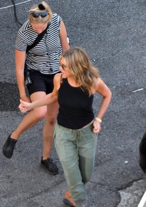            jen110818BZNimage103.jpg