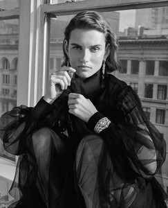 545757310_PorterMag28Fall20185.thumb.jpg.800583e01f13ed35c0e79bc644833106.jpg