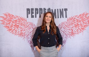         jen170818BZNimage116.jpg