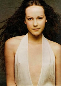 740full-jena-malone.thumb.jpg.06268398279203c04b1c4e18d95cc187.jpg