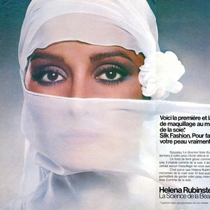 840980401_helenarubensteinbyrichardavedon01.thumb.jpg.9b1183127e4da604eb0e2ec4bc58d188.jpg