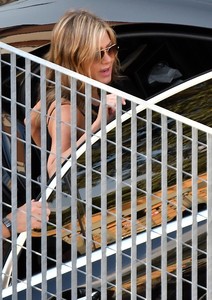            jen110818BZNimage135.jpg