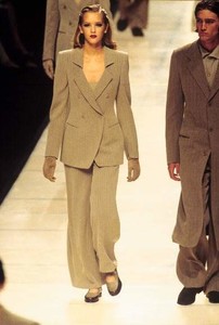 giorgio armani fall 1995 b.jpg