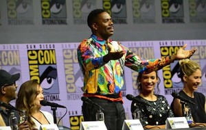 Alycia-Debnam-Carey_-Fear-The-Walking-Dead-Panel-at-2018-Comic-Con--06-662x421.thumb.jpg.9d00ae8bea39a90461f78257e84c62ac.jpg