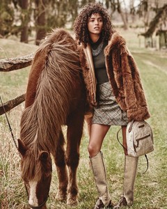 Brunello-Cucinelli-Zip-Front-Reversible-Leather-Sheep-Fur-Jacket.thumb.jpg.1348f18db290202d440f26f9016576ca.jpg