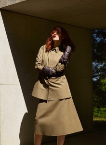 COS-Fall-Winter-2018-Campaign05.thumb.jpg.437e8d90d3ffa3c21e7e624b370da900.jpg