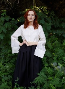 COS-Fall-Winter-2018-Campaign07.thumb.jpg.f221f26f36d3d828c119a66cbc4ff55e.jpg