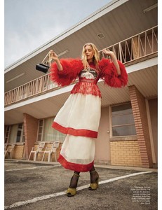 ElleCanada-September2018-page-003.jpg