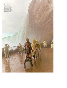 ElleCanada-September2018-page-011.jpg