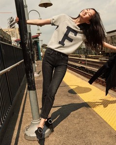FRAME-Varsity-Short-Sleeve-Sweatshirt-679x849.thumb.jpg.40b84cdc47fe94f9910347ce097e2b18.jpg