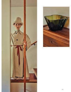 Harper_s_Bazaar_9.18-page-006.jpg
