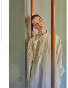 Harper_s_Bazaar_9.18-page-012.jpg