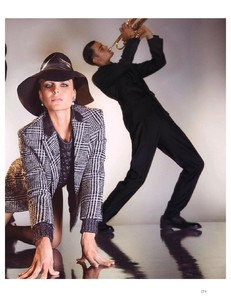 Harper_s_Bazaar_9.18-page-024.jpg
