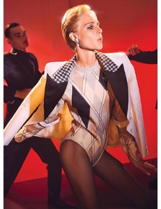Harper_s_Bazaar_9.18-page-025.jpg