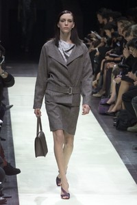 LOUIS-VUITTON-FALL-2000-RTW-01-HANNELORE-KNUTS-2D3T8250.JPG