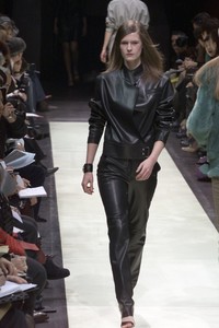 LOUIS-VUITTON-FALL-2000-RTW-11-LISA-RATLIFFE-2D3T8304.JPG