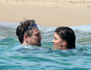 Leonardo-DiCaprio-and-Camila-Morrone1.jpg