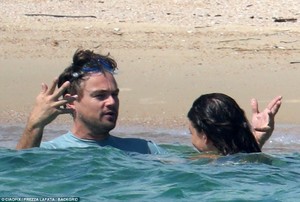 Leonardo-DiCaprio-and-Camila-Morrone2.jpg