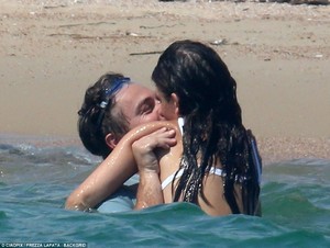 Leonardo-DiCaprio-and-Camila-Morrone3.jpg