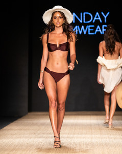 Monday-Swimwear-Miami-Swim-Week-201.thumb.jpg.206f2ed894c109f8ae329a7a3b6c7d71.jpg