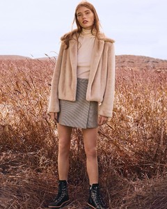 Theory-Luxe-Faux-Fur-Portrait-Neck-Jacket.thumb.jpg.2d59e58933a62e7409a6ad05a936bd08.jpg