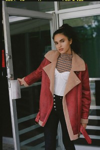 Urban-Outfitters-Fall-2018-Plaid-Trend-Guide05.thumb.jpg.8b1b6e2eedf226048c7e185e35d353cd.jpg