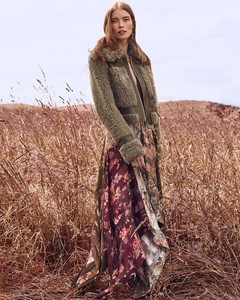 Zimmermann-Unbridled-Floral-Chevron-Panel-Silk-Dress.thumb.jpg.e63e79cf57783d594d763ca21fb91f70.jpg