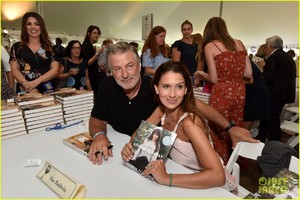 alec-hilaria-baldwin-august-2018-east-hampton-10.jpg