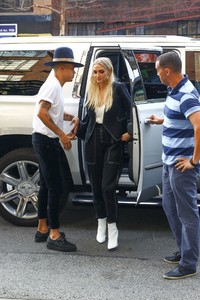 ashlee-simpson-at-the-bowery-hotel-in-nyc-08-17-2018-1.jpg