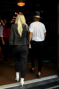 ashlee-simpson-at-the-bowery-hotel-in-nyc-08-17-2018-2.jpg