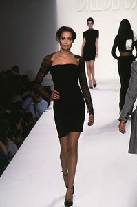 bill-blass-fw-1997-3.thumb.jpg.aa7011cf1f688d1707fbbd5dd904dd97.jpg