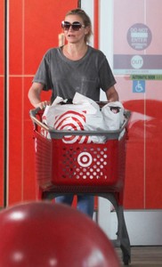 cameron-diaz-shopping-at-target-in-los-angeles-08-21-2018-0.jpg