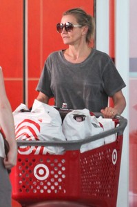 cameron-diaz-shopping-at-target-in-los-angeles-08-21-2018-6.jpg