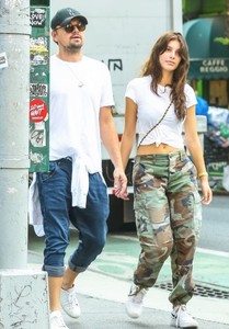 camila-morrone-and-leonardo-dicaprio-west-village-new-york-05-15-2018-5_thumbnail.jpg