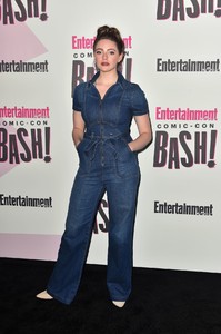 danielle-rose-russell-at-entertainment-weekly-annual-comic-con-party-in-san-diego-6.thumb.jpg.141669145345727ffcb959cececb0d9e.jpg