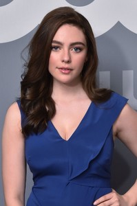 danielle-rose-russell-cw-network-upfront-presentation-in-nyc-05-17-2018-7.thumb.jpg.0c13964caa0de1b02db7889b29ef1d02.jpg