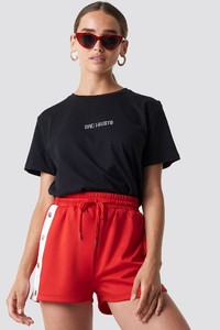 episodes_bad_habits_oversized_tee_1018-001613-0002_01a.jpg