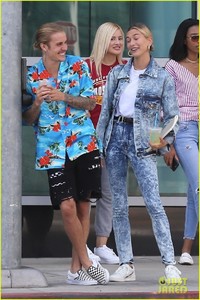 hailey-baldwin-wears-denim-outfit-to-church-with-justin-bieber-04.jpg