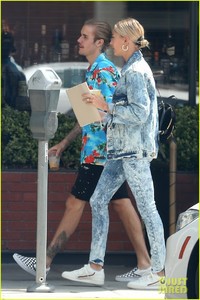 hailey-baldwin-wears-denim-outfit-to-church-with-justin-bieber-14.jpg