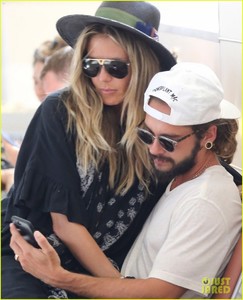 heidi-klum-tom-kaulitz-airport-august-2018-01.jpg