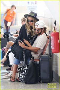 heidi-klum-tom-kaulitz-airport-august-2018-02.jpg