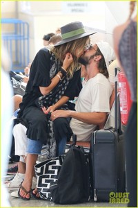 heidi-klum-tom-kaulitz-airport-august-2018-04.jpg