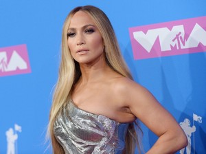 jennifer-lopez-2018-mtv-video-music-awards-0.thumb.jpg.433b5d8ff2395fa51c306fdd722fab42.jpg