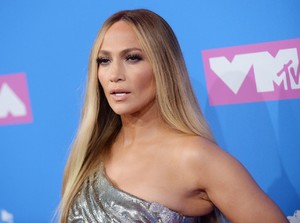 jennifer-lopez-2018-mtv-video-music-awards-6.thumb.jpg.f9819872b64773671e1cd8f5d28173d6.jpg